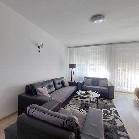 Private Apartments Prishtina 프리슈티나 외부 사진